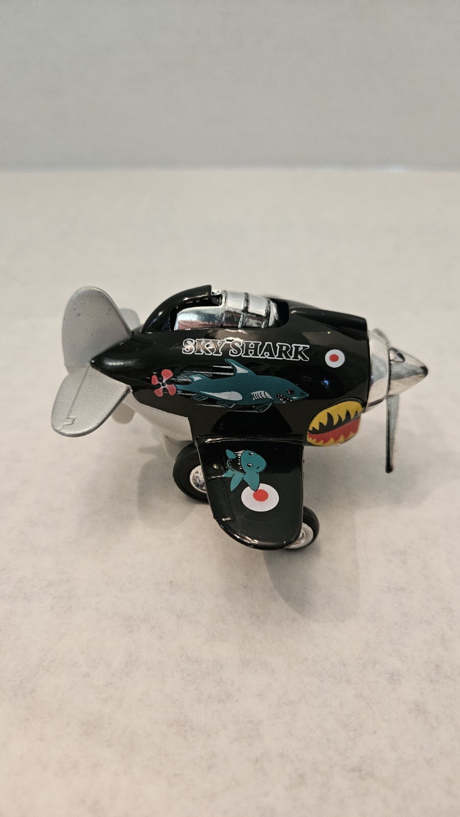 Toysmith Diecast Pull Back, Sky Shark Propeller Plane, Item 515