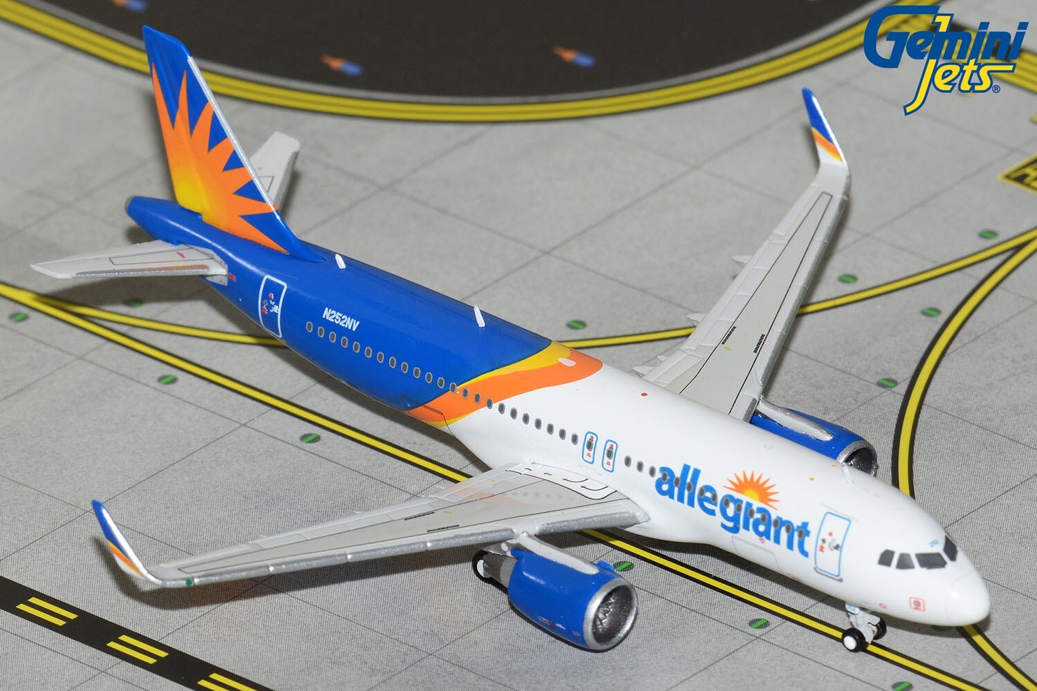 Allegiant Air Airbus A320-200 N252NV GJAAY2326 Gemini Jets Scale 1:400 IN STOCK