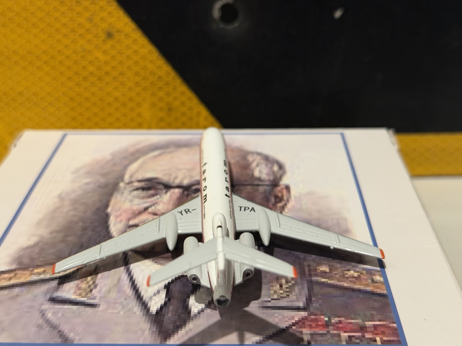 Aeroclassics 1:400 Tarom TU-154