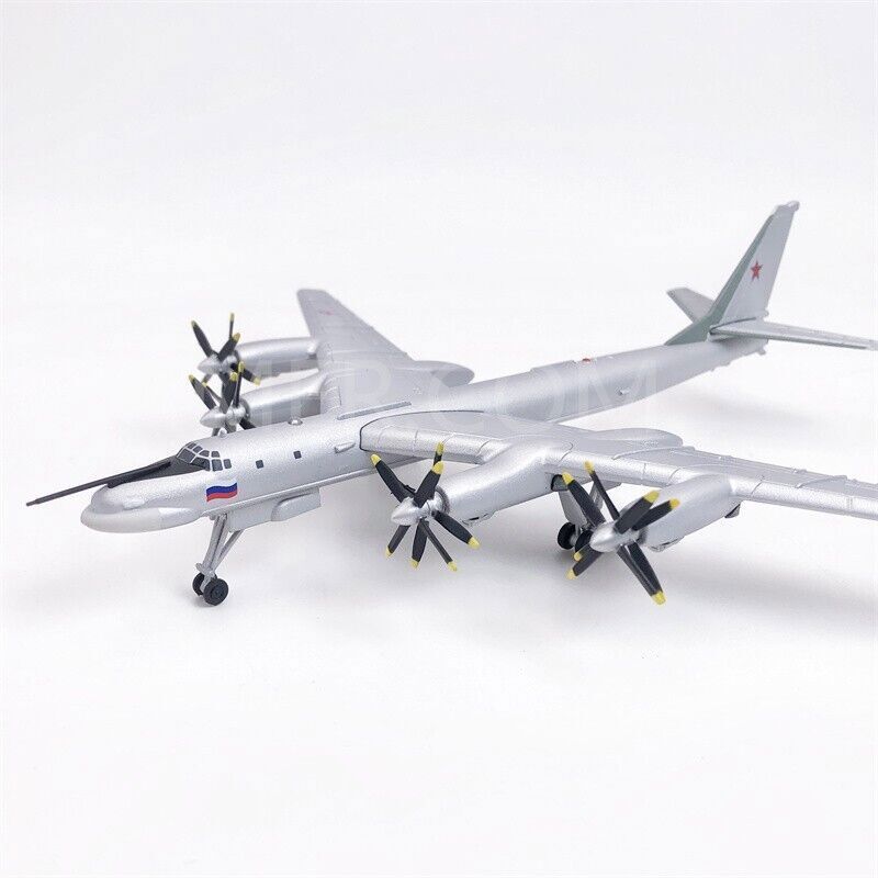 Aircraft Model AMER Russia Air Force Tu-95 Bear Strategic Bomber 1/200 Scale