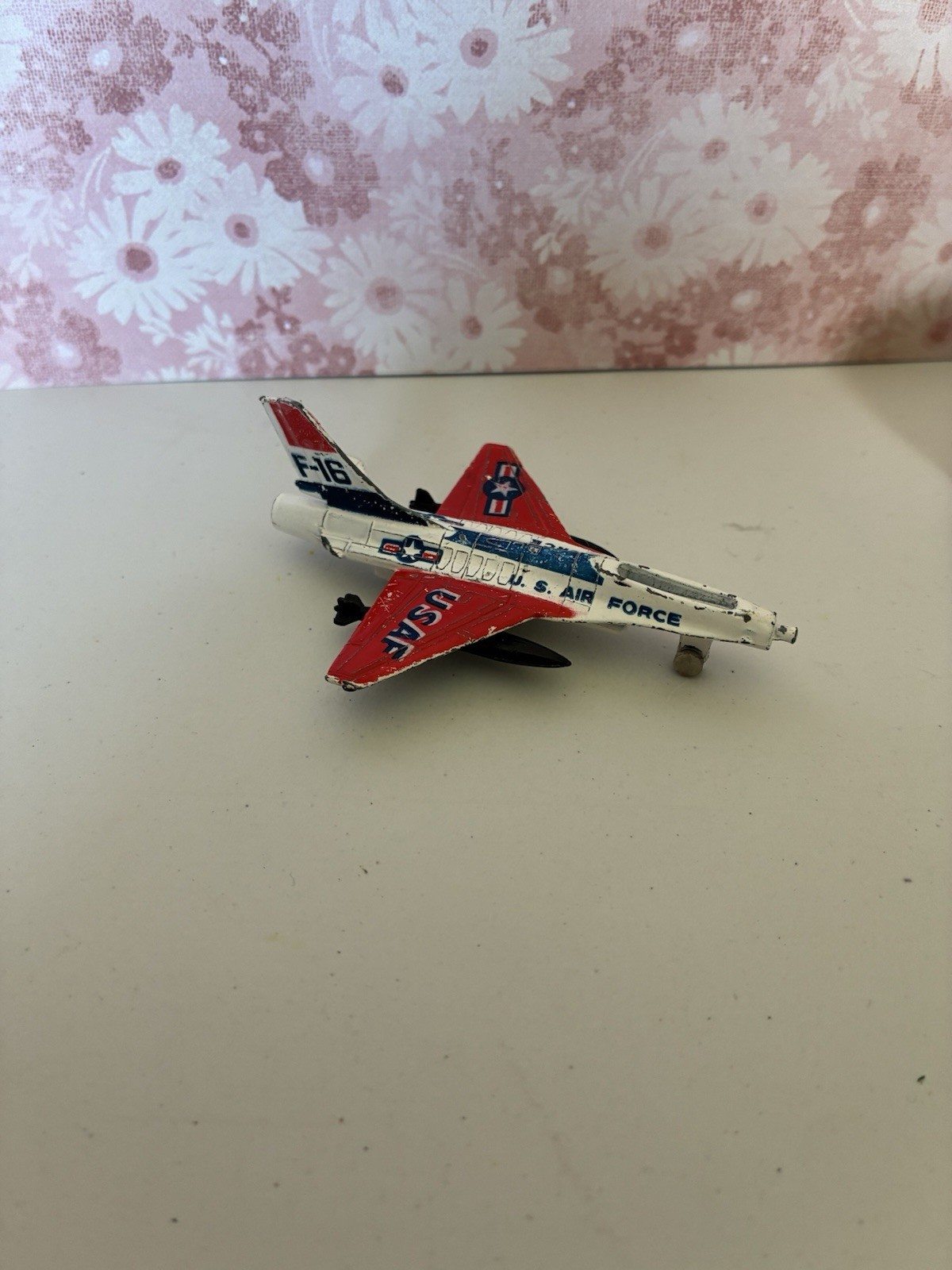 General Dynamics F-16 U.S. Air Force Diecast Jet White/Red/Blue/Black A144 Rare