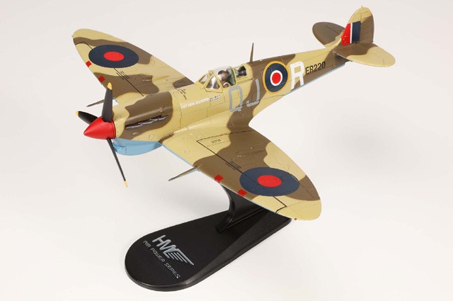 Hobby Master 1/48 Spitfire Mk V Airplane ER220 RAF No.92 (East India) Sqn