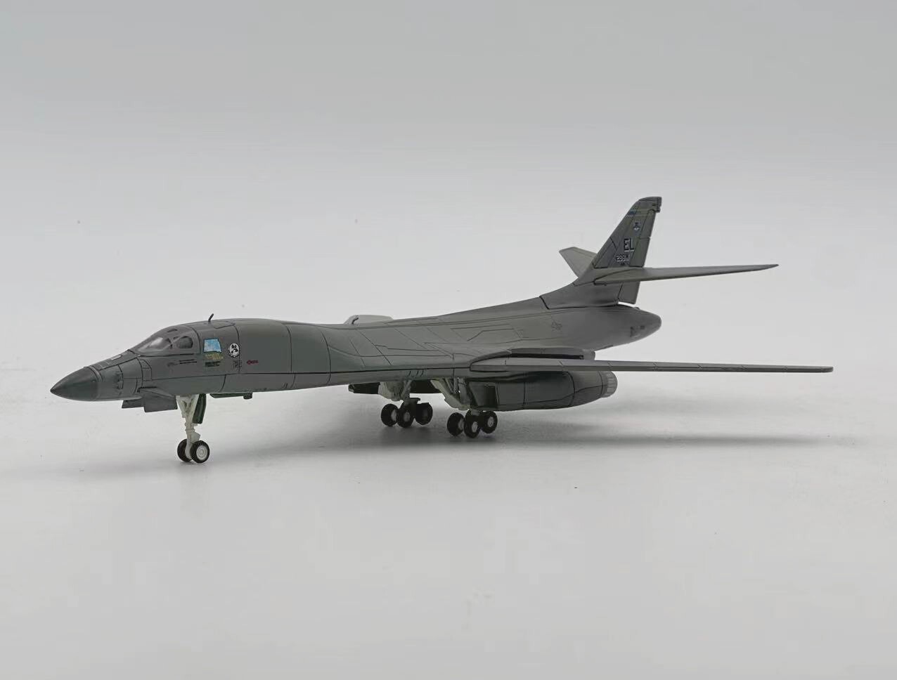 Wltk USAF EL28BW Rockwell B-1B Lancer Bomber 1/200 Diecast Aircraft Model US SHP