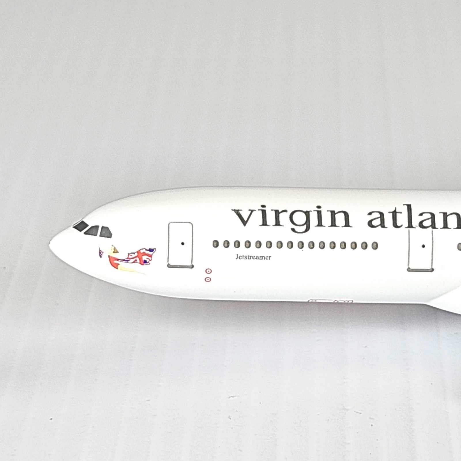 Hasegawa L2X 1:400 Airbus A340-311 Virgin Atlantic Diecast Airplane Model Boxed.