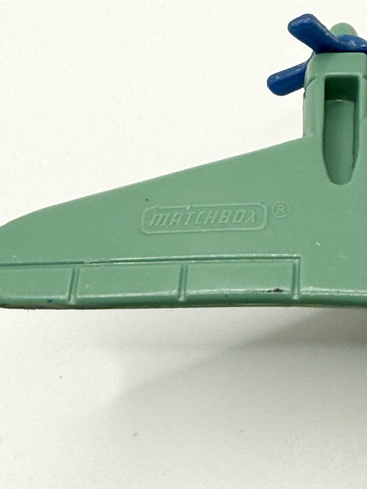 2003 Matchbox Airplane Airliner Croc Adventure