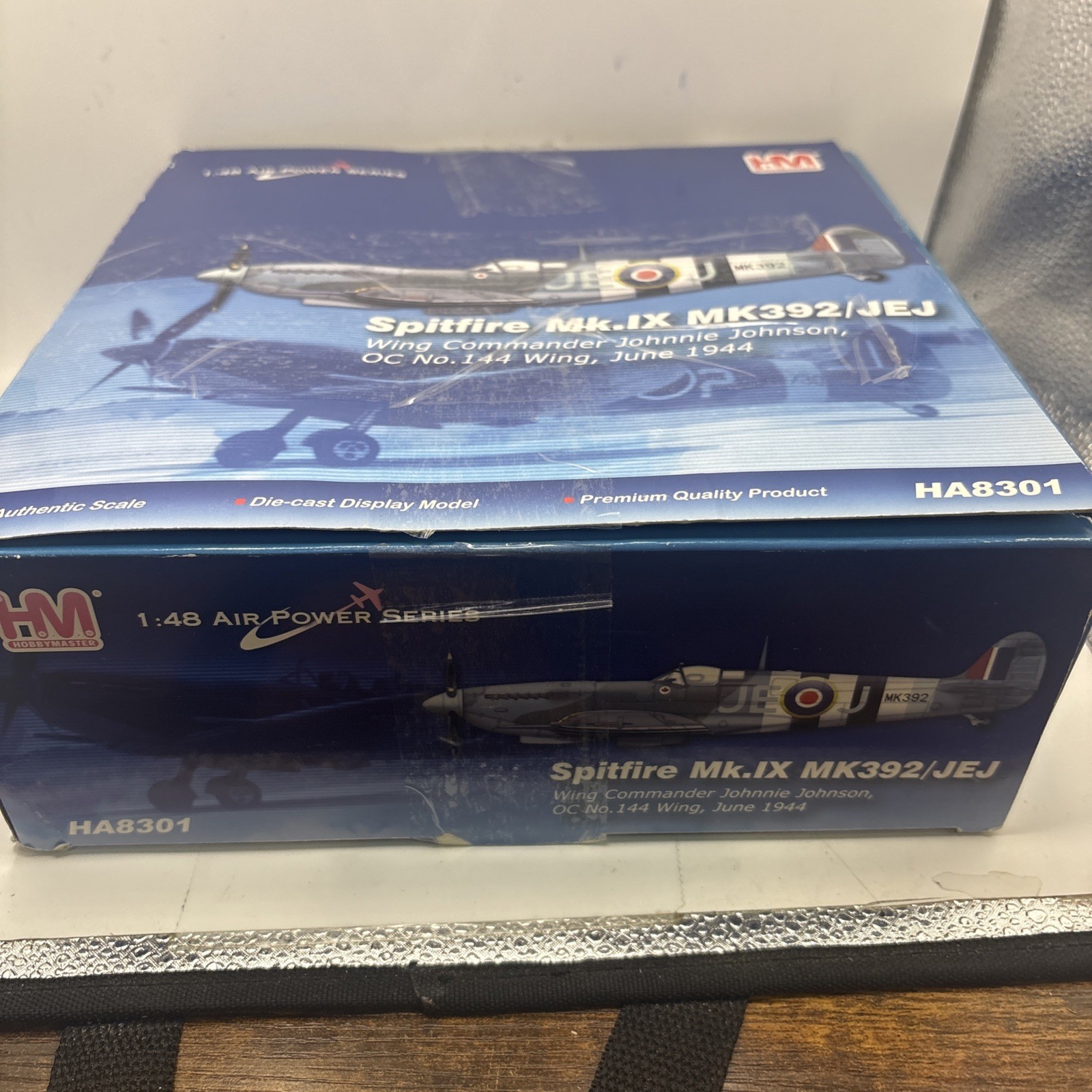 Hobby Master 1:48 Spitfire Mk.IX Johnnie Johnson HA8301 Diecast Plane DAMAGED BO