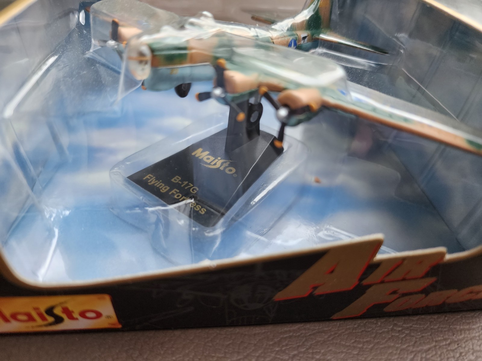 Maisto Air Force B-17G Flying Fortress