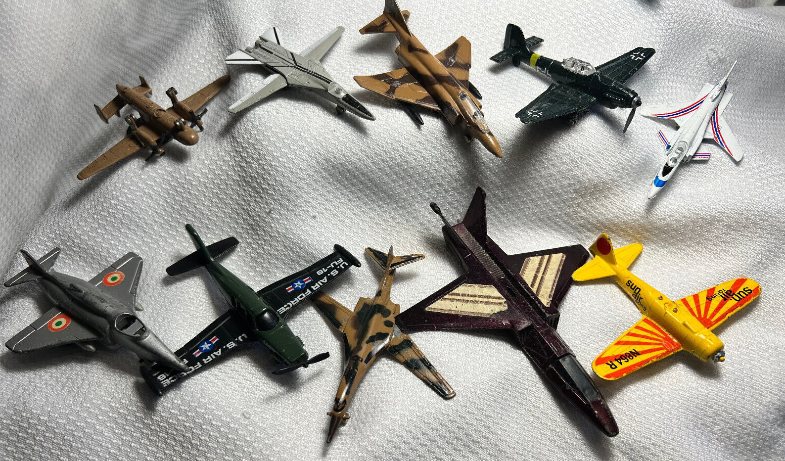 Vtg Mixed Brand Lot Of Diecast Toy Military Airplane Jets Airforce Navy Marines