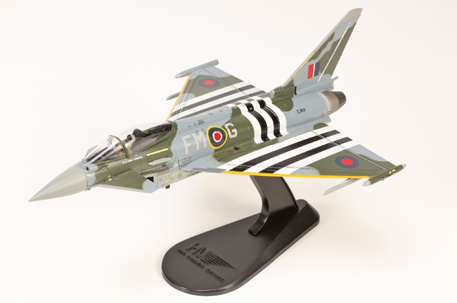 Hobby Master 1/72 Typhoon FGR.Mk 4 Airplane Moggy RAF Typhoon Display Team