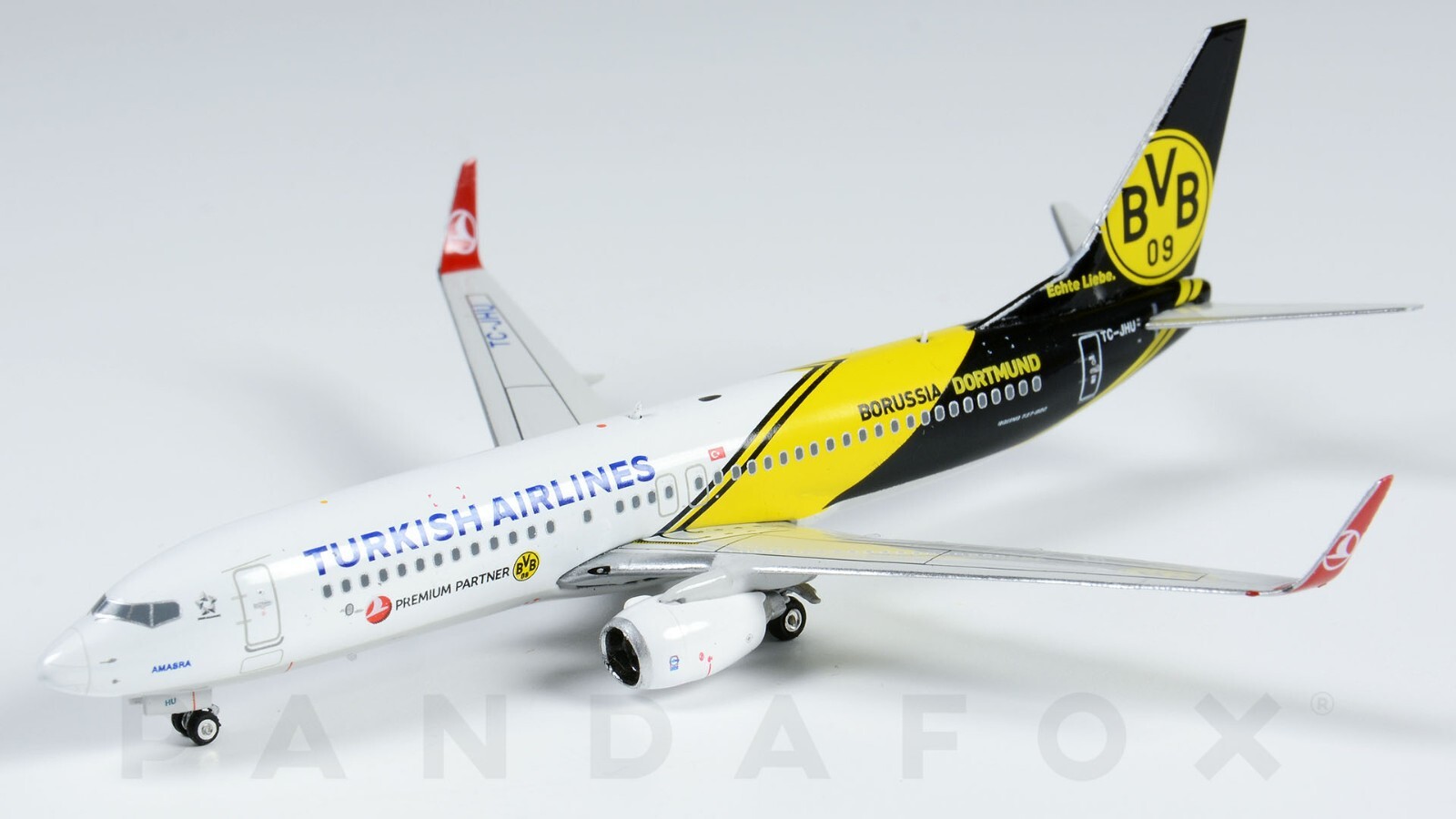 Turkish Boeing 737-800 TC-JHU Borussia Dortmund Phoenix PH4THY1363 11149 1:400
