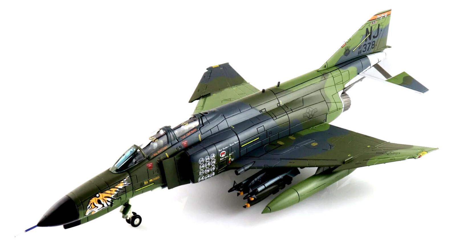 Hobby Master 1:72 USN McDonnell F-4E Phantom II Fighter-Bomber, HA19057
