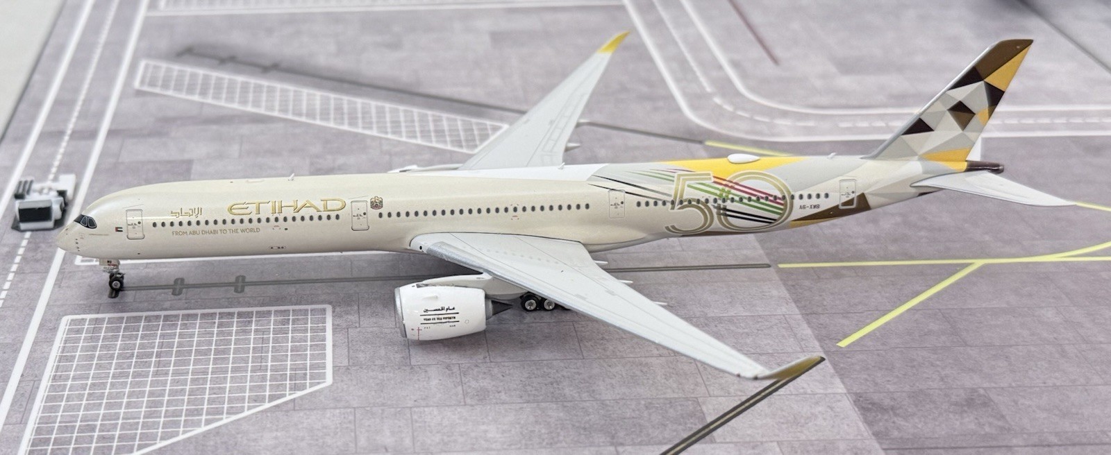 Etihad Airways Airbus A350-1000 A6-XWB 50th Phoenix PH4ETD2240 11726 Scale 1:400