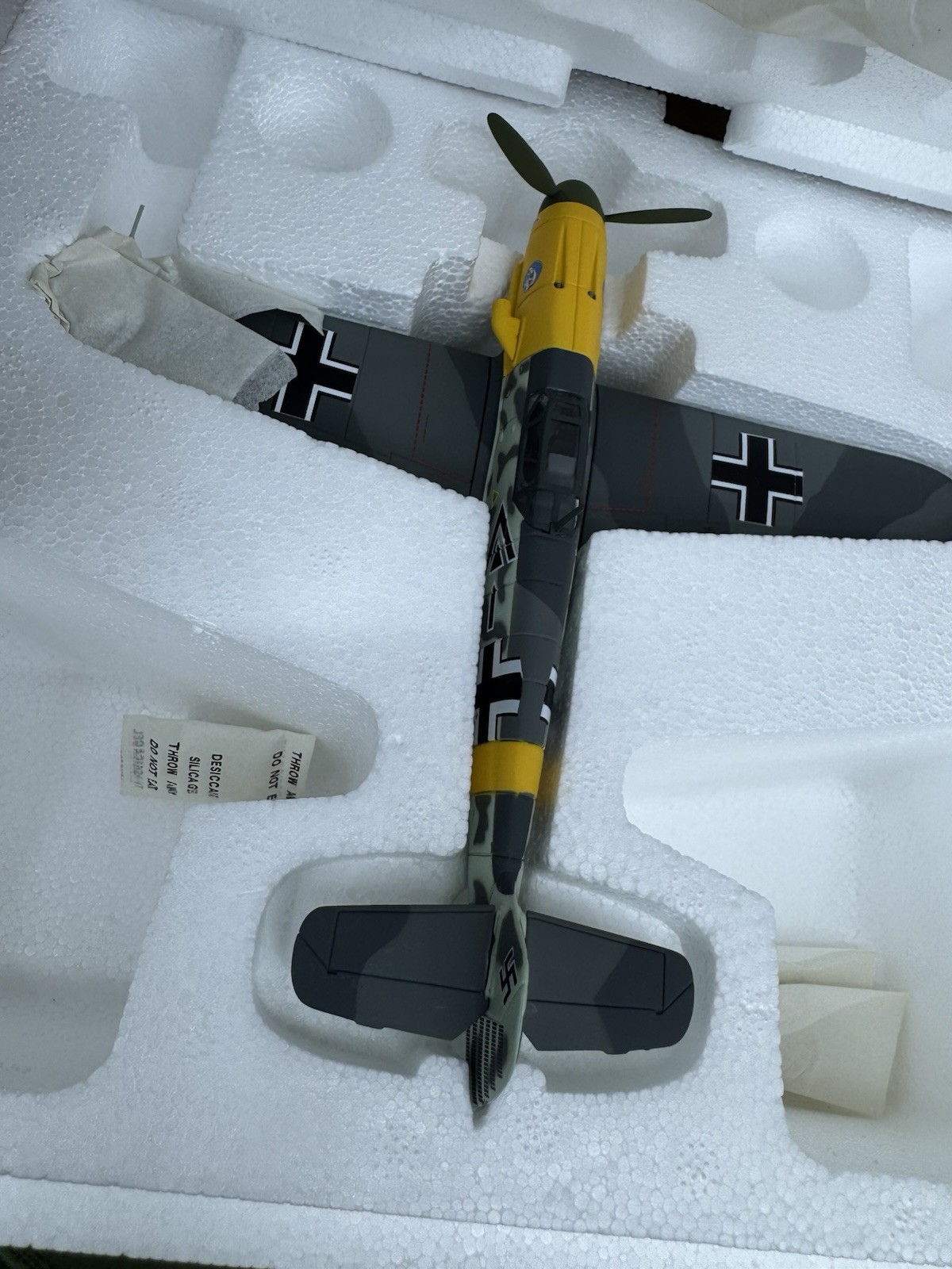 ARMOUR 1:48 BF 109F Messerschmitt Luftwaffe “Il WW Aces” WWII 98011