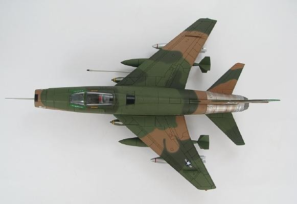 Hobbymaster F-100D Super Sabre ” Maj. Don Schmenk ” 1969 HA2102 1:72 NIB