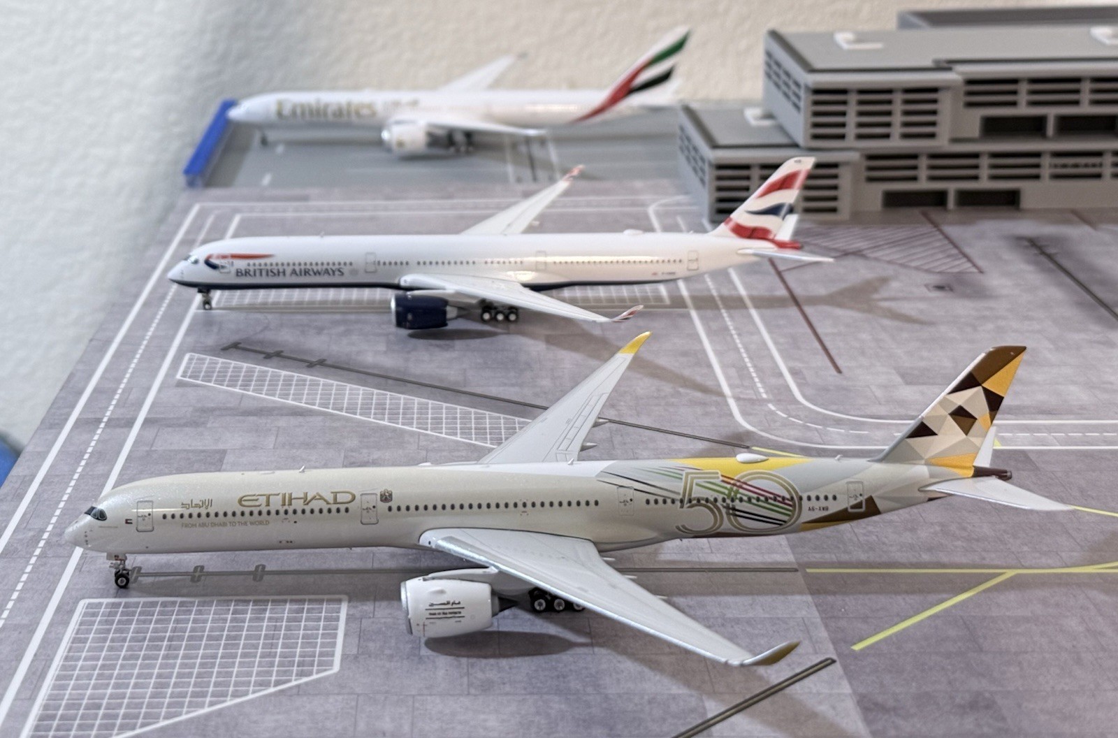 Etihad Airways Airbus A350-1000 A6-XWB 50th Phoenix PH4ETD2240 11726 Scale 1:400