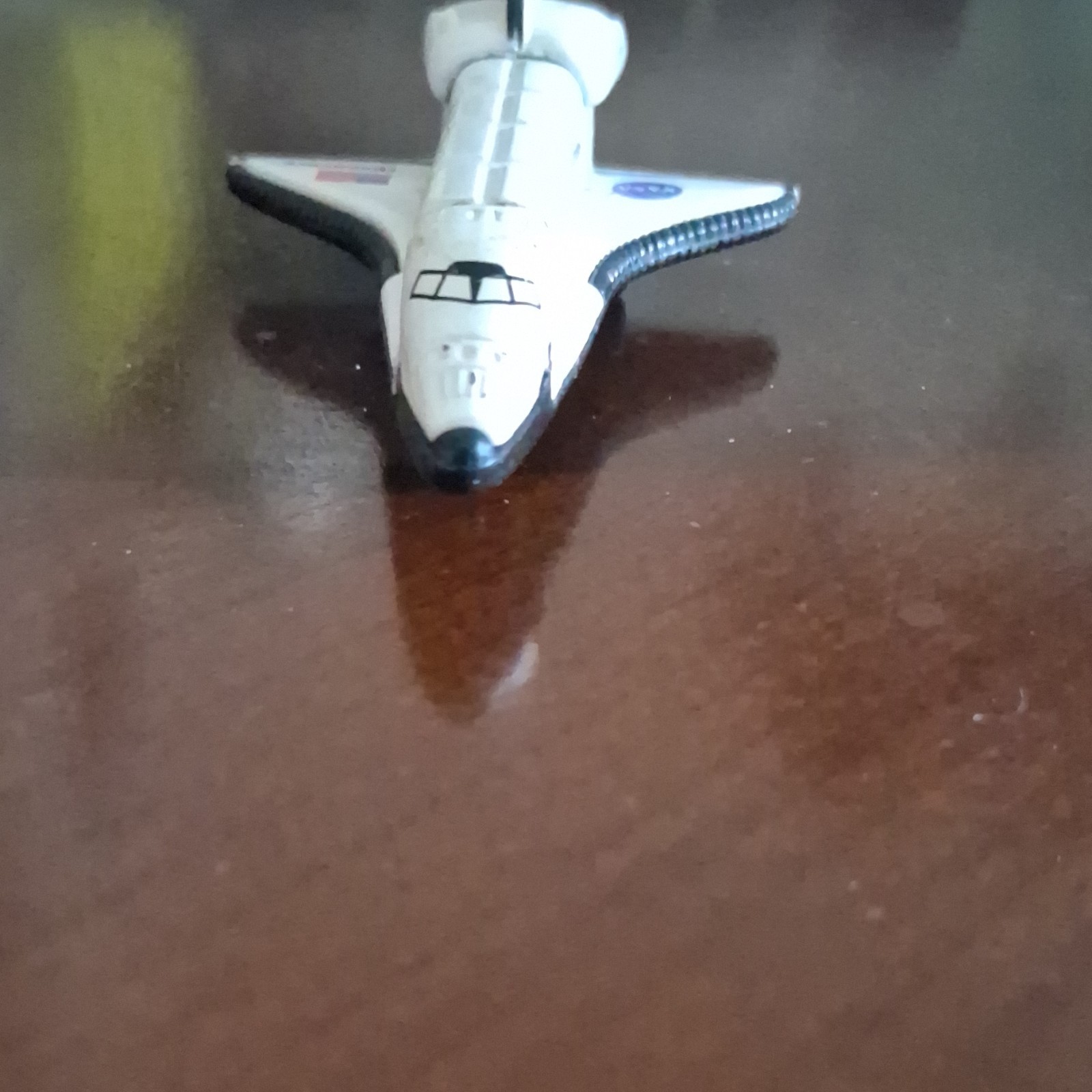 NASA Diecast Space Shuttle Discovery Model White Black 1/64