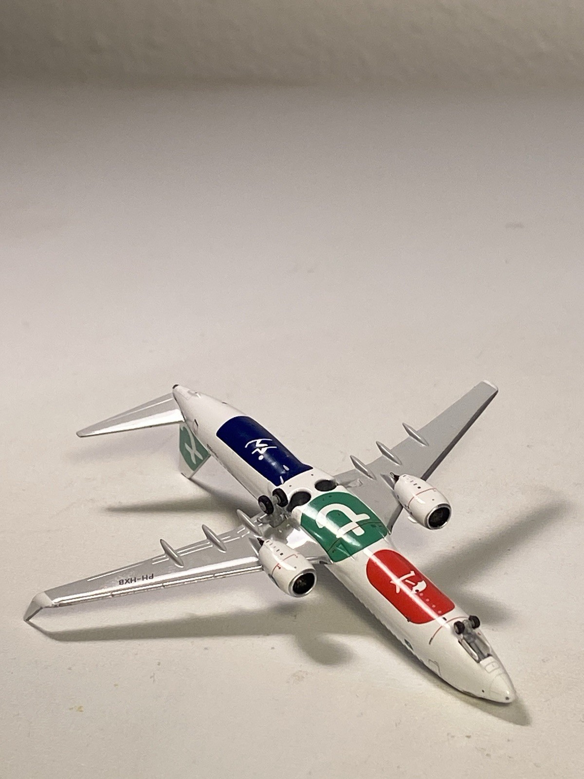 1:400 SUN COUNTRY BOEING 737-800WL TRANSAVIA HYBRID- No L Tires & L Stabilizer
