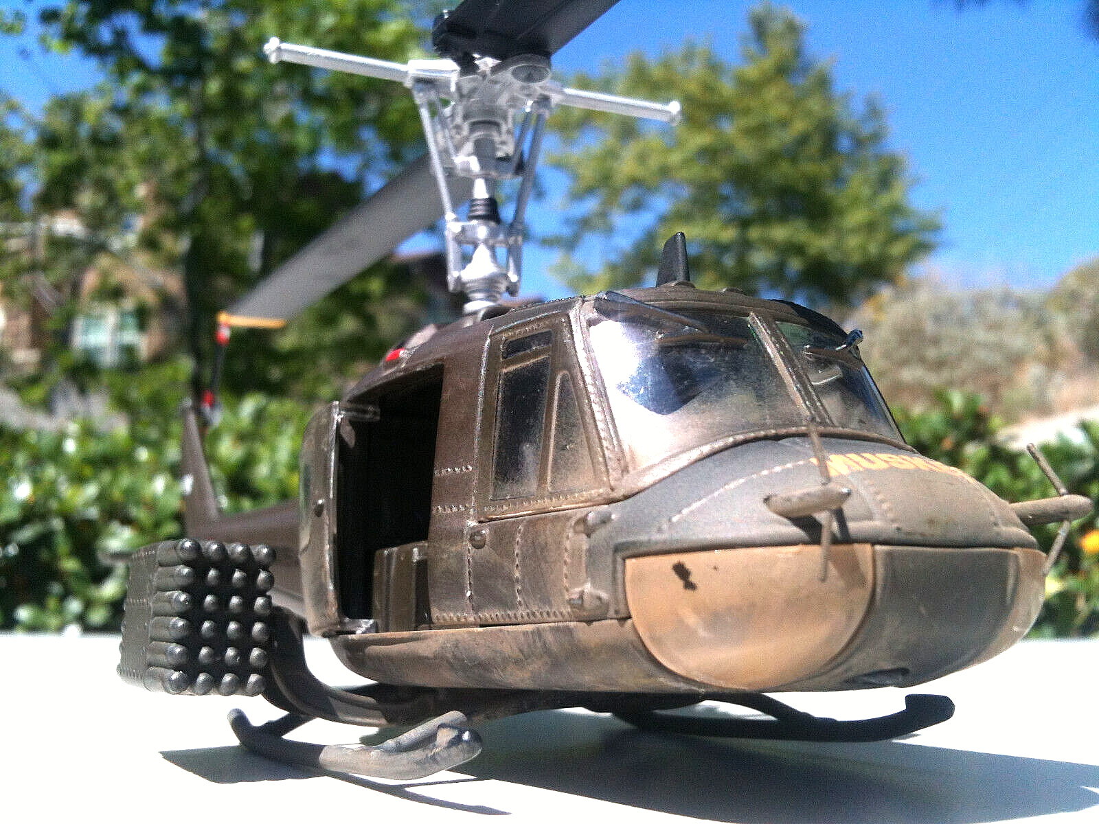 Corgi Bell UH-1C Huey Assault Helicopter US Army Hog Vietnam 1:48 Scale