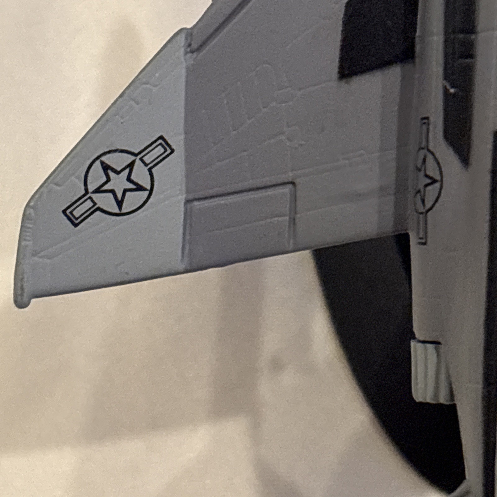 MAISTO TAILWINDS – F-4J PHANTOM II – FIGHTER PLANE – DIECAST AIRPLANE w/Stand