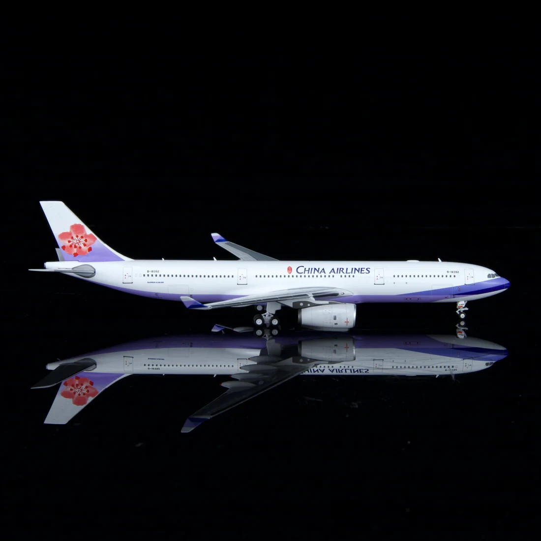 Kylin Models 1:400 China Airlines Airbus A330-300 B-18392 K333CAL01