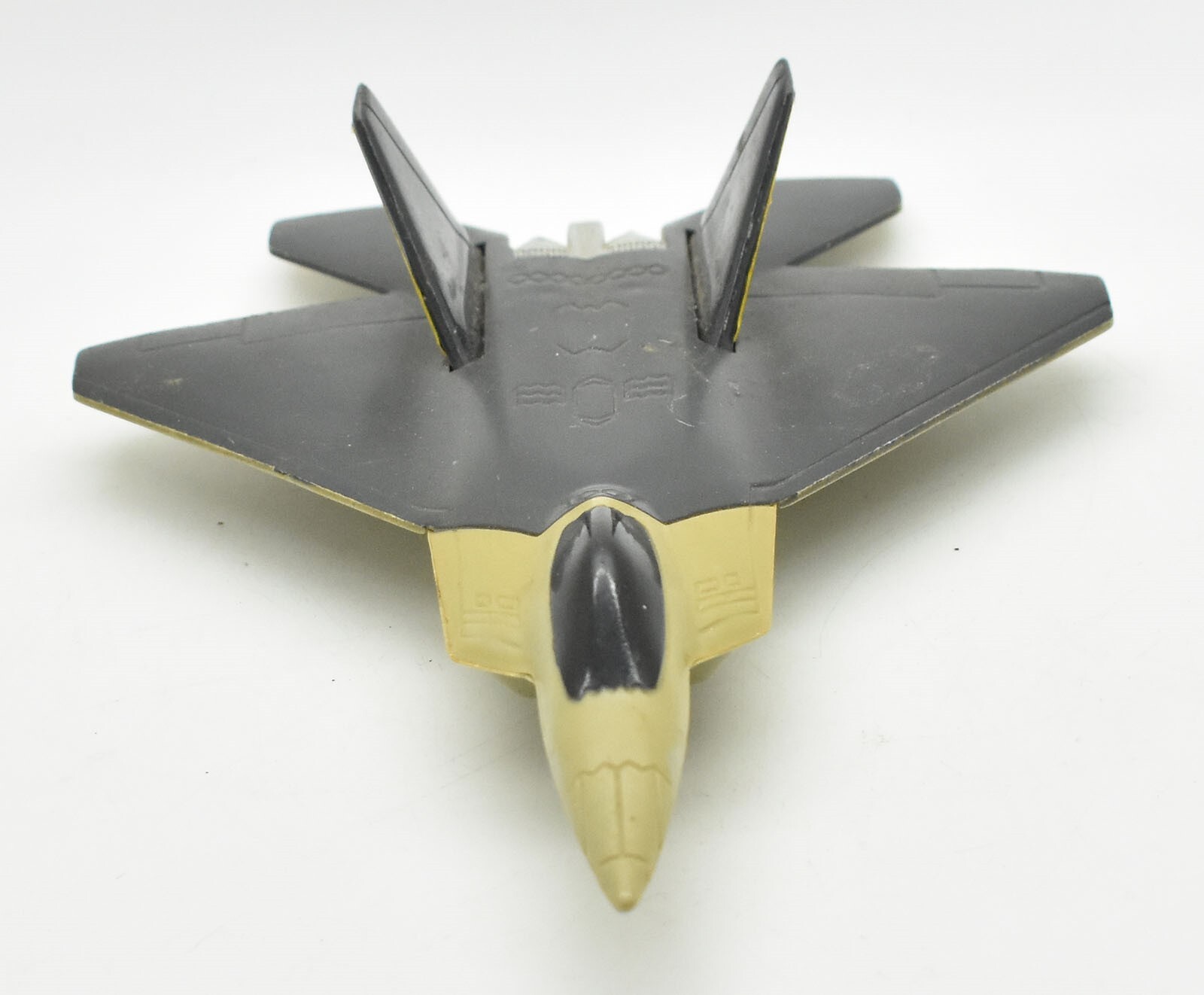 Lockheed Martin F-22 Raptor TH-33 7.5″ Plastic Plane