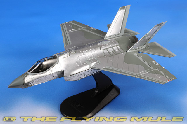 Hobby Master 1:72 F-35C Lightning II USN XE100 Mirror Paint Finish