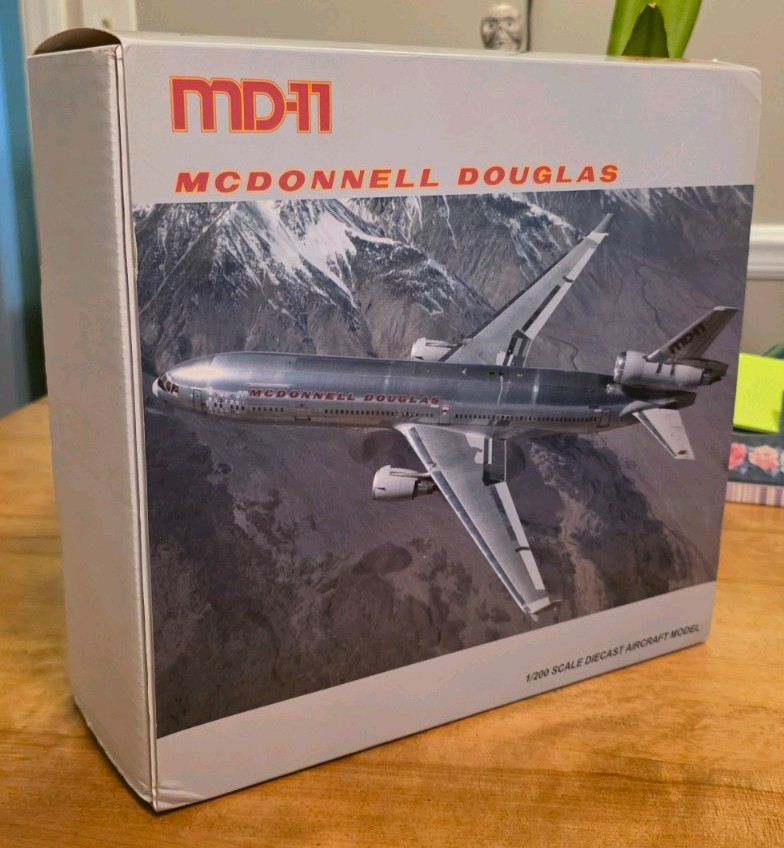 Jc Wings 1/200 MD-11 Prototype Livery N111MD XX2353 FIRST RELEASE