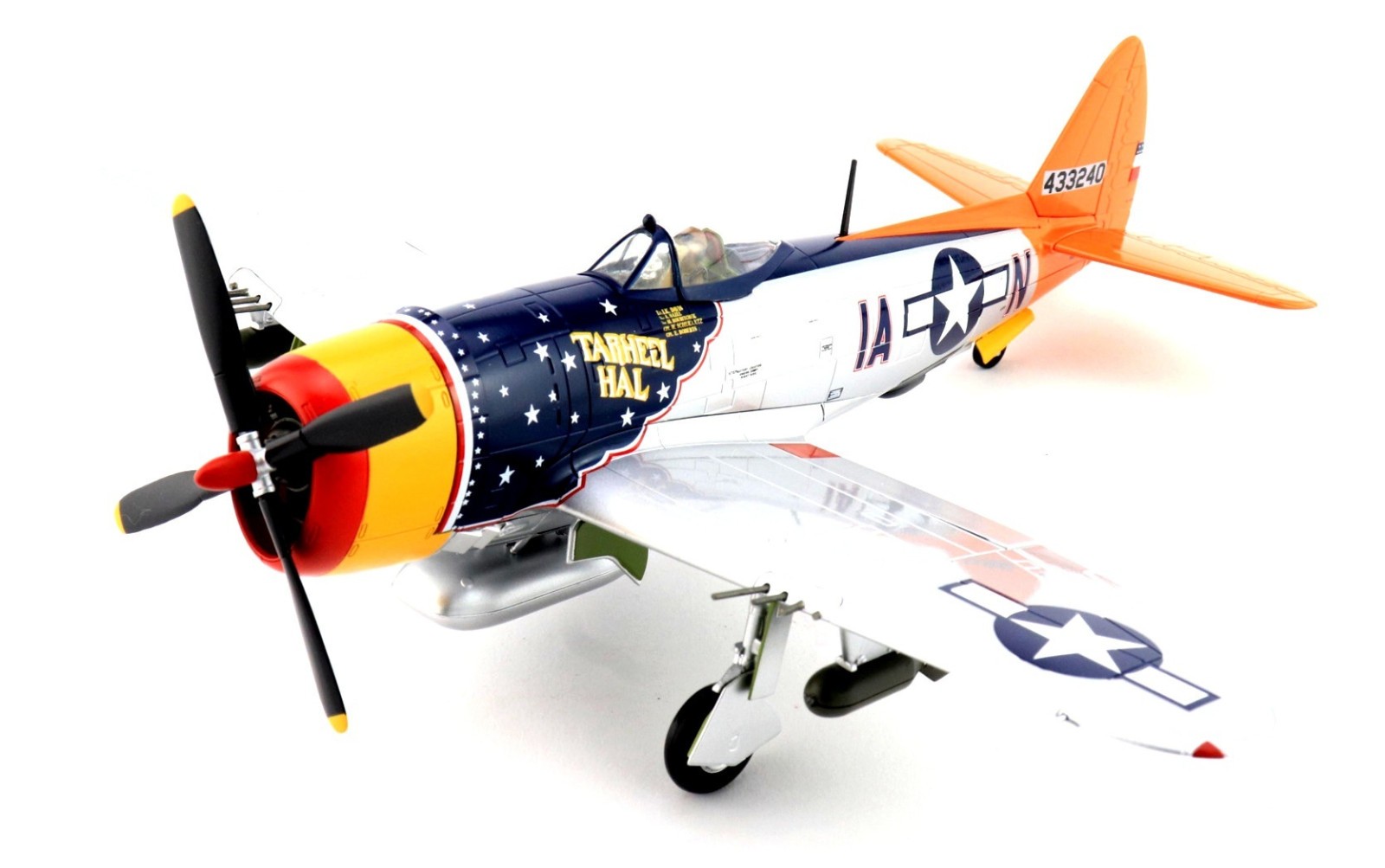 Hobby Master 1:48 USAAF Republic P-47D Fighter – “Tarheel Hal”, HA8414