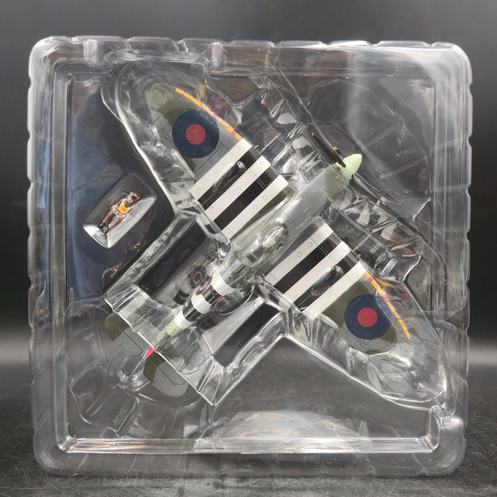 Hobby Master 1:48 Spitfire MK.lX MK392/JEJ Johnnie Johnson June 1944 HA8301 NIB
