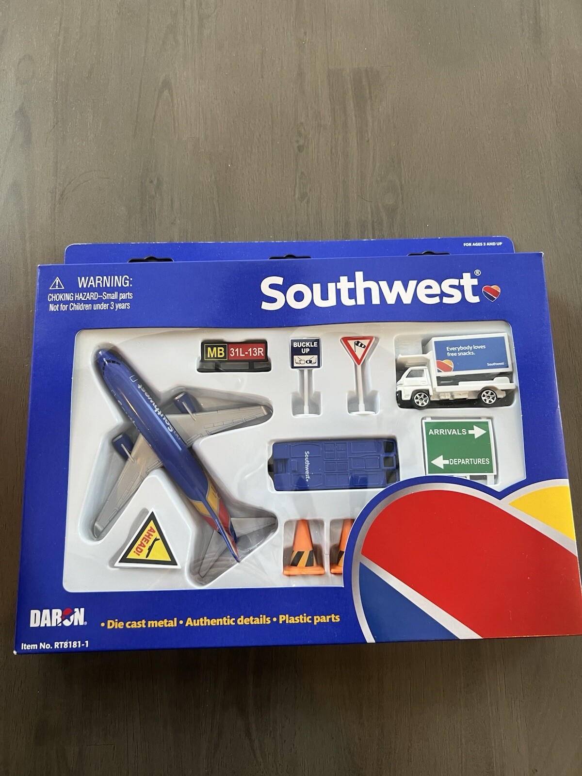 Daron Worldwide Southwest Airlines Airport Playset – RT8181-1