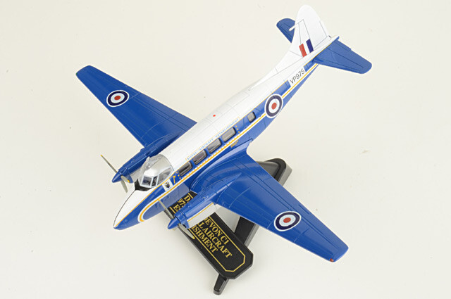 72DV003 Oxford Diecast Devon C.Mk 2 1/72 Model VP975 RAE