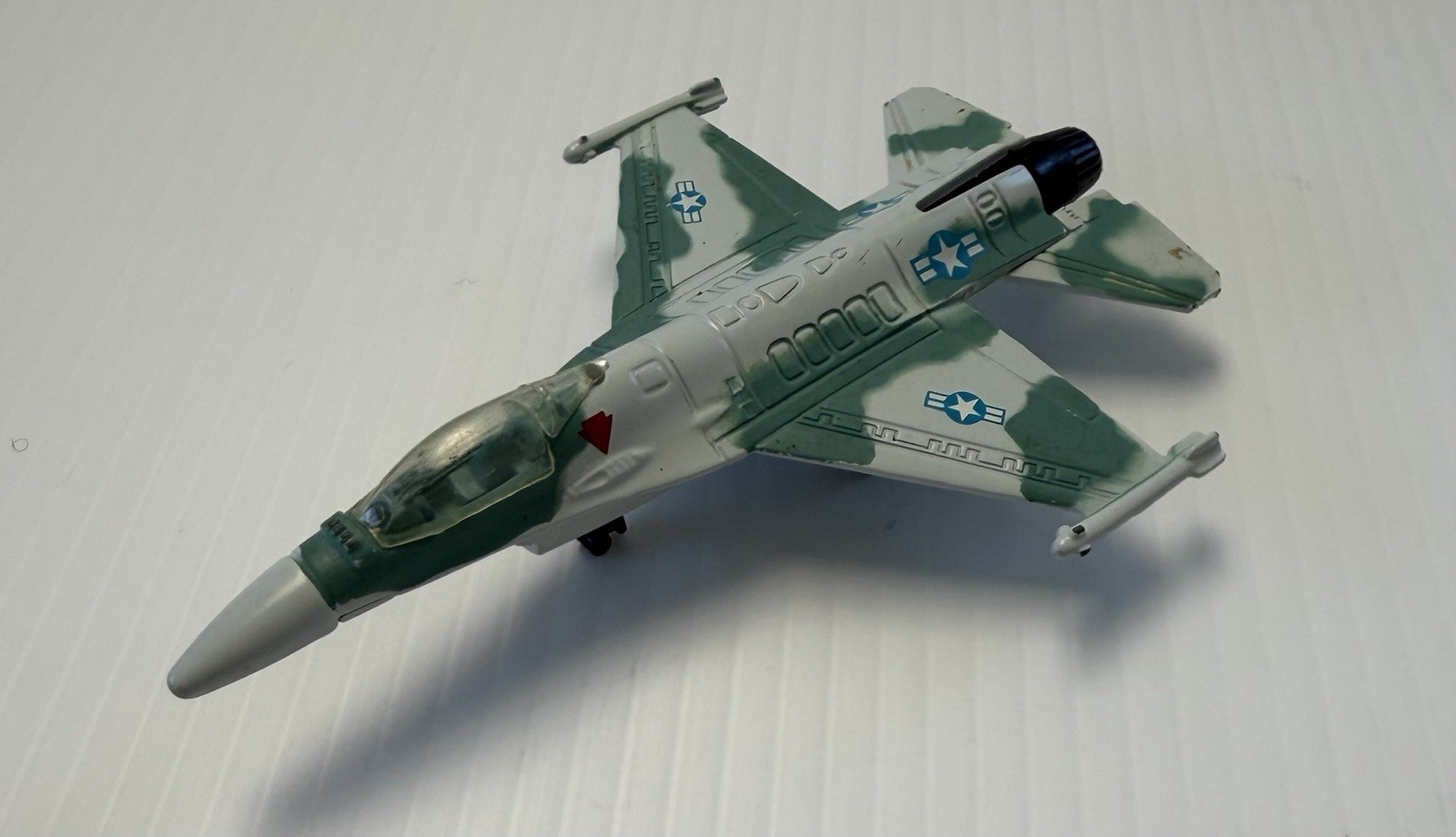 Maisto F-16 Fighting Falcon Diecast Jet Plane Military Aircraft Toy Green Camo