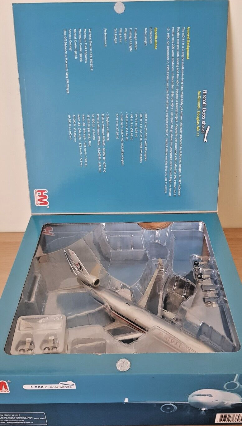 Hobby Master 1/200 HL1201 McDonnell Douglas MD-11 American Airlines, N1758B