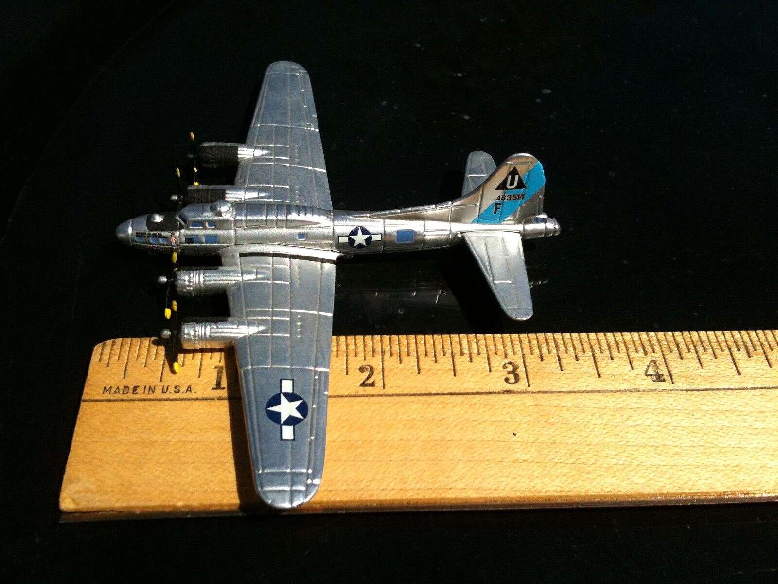 Corgi Boeing B17G Flying Fortress Confed. Air Force “Sentimental Journey” 1:300