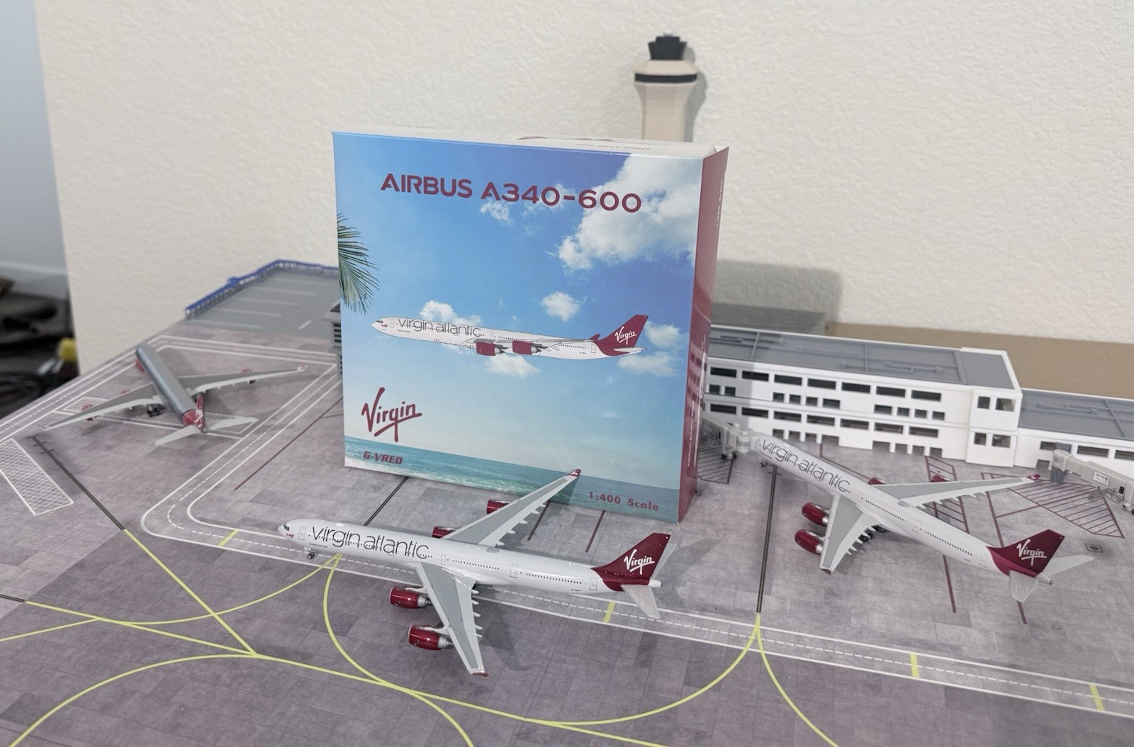 Phoenix Virgin Atlantic Airbus A340-600 G-VMEB model scale 1:400