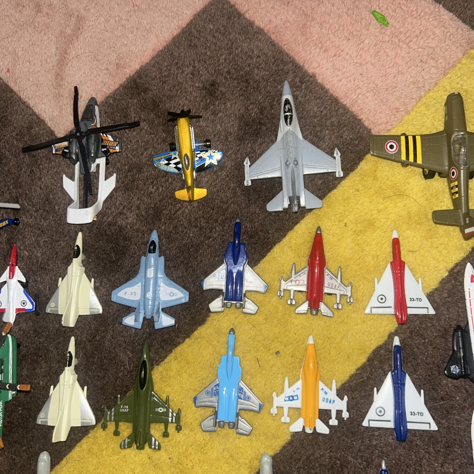 29 Diecast / Plastic Planes & Helicopters Assorted Mixed Military
