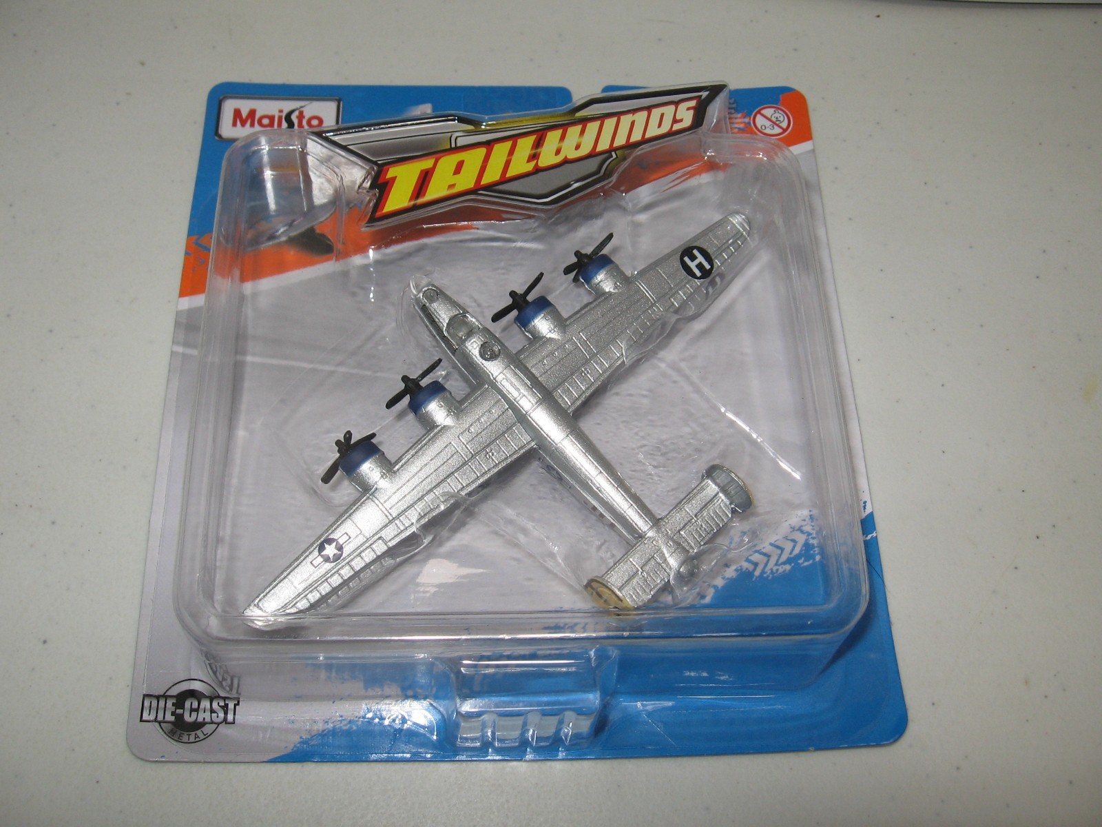 Maisto Tailwinds B-24 LIBERATOR brand new and sealed !