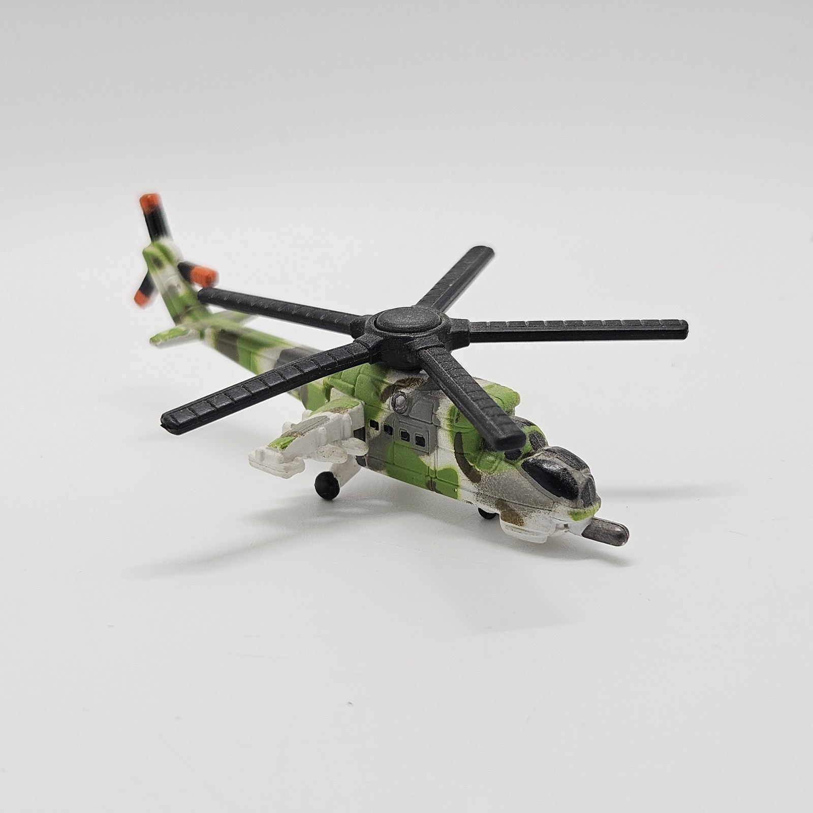 MICRO MACHINES Military Mi-24 Hind Helicopter Galoob LGTI Green Camo
