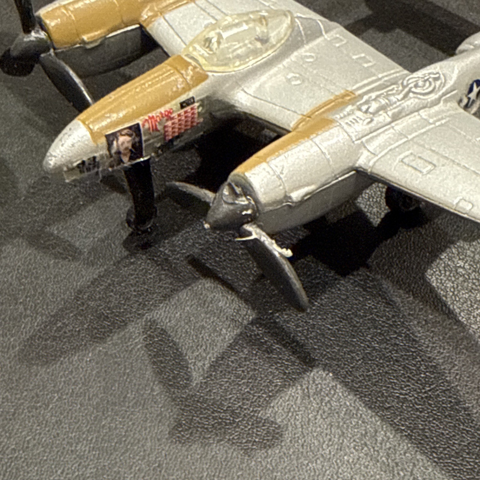 Road Champs P-38J Lightning Lockheed Diecast Military Airplane Silver/Gold