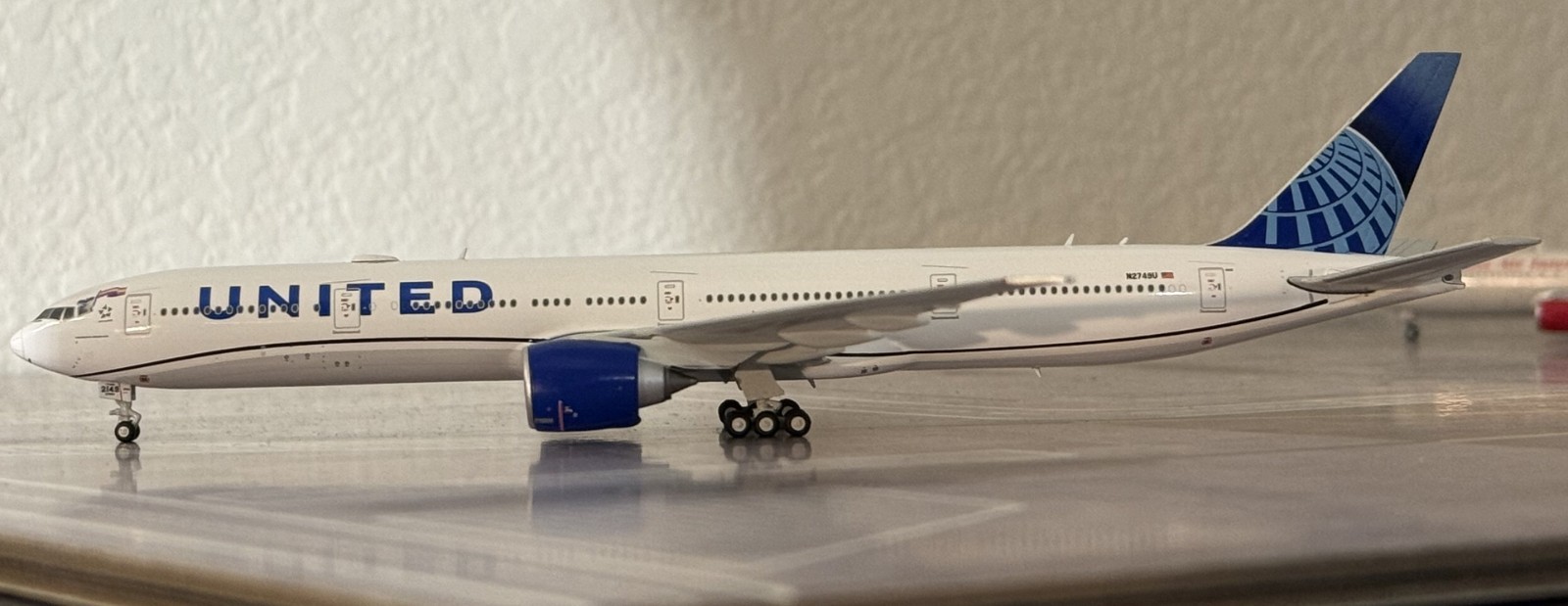 B777-300ER UNITED “Sydney World Pride” Reg:N2749U JC WINGS 1:400