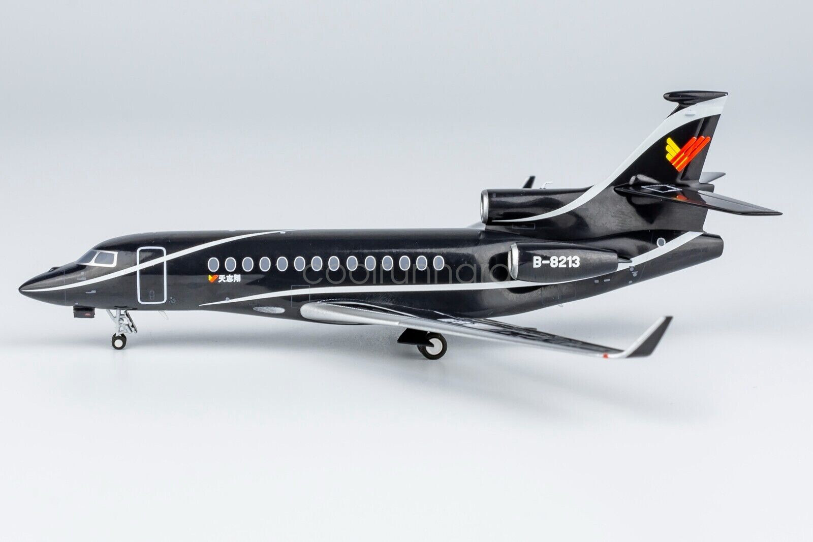 1:200 NG71025 Private Jet Dassault Falcon 7X B-8213 Aircraft Model