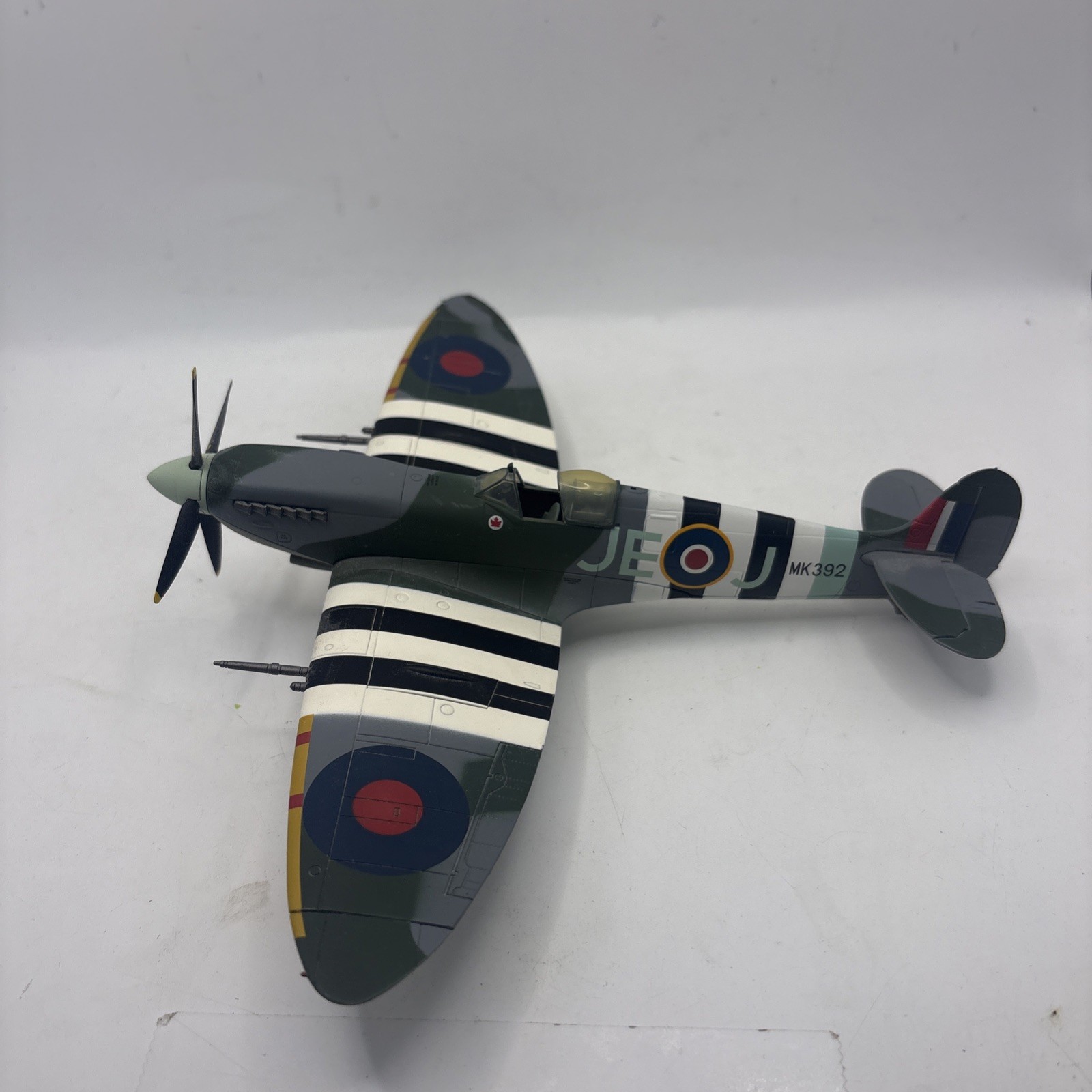 Hobby Master 1:48 Spitfire Mk.IX Johnnie Johnson HA8301 Diecast Plane DAMAGED BO