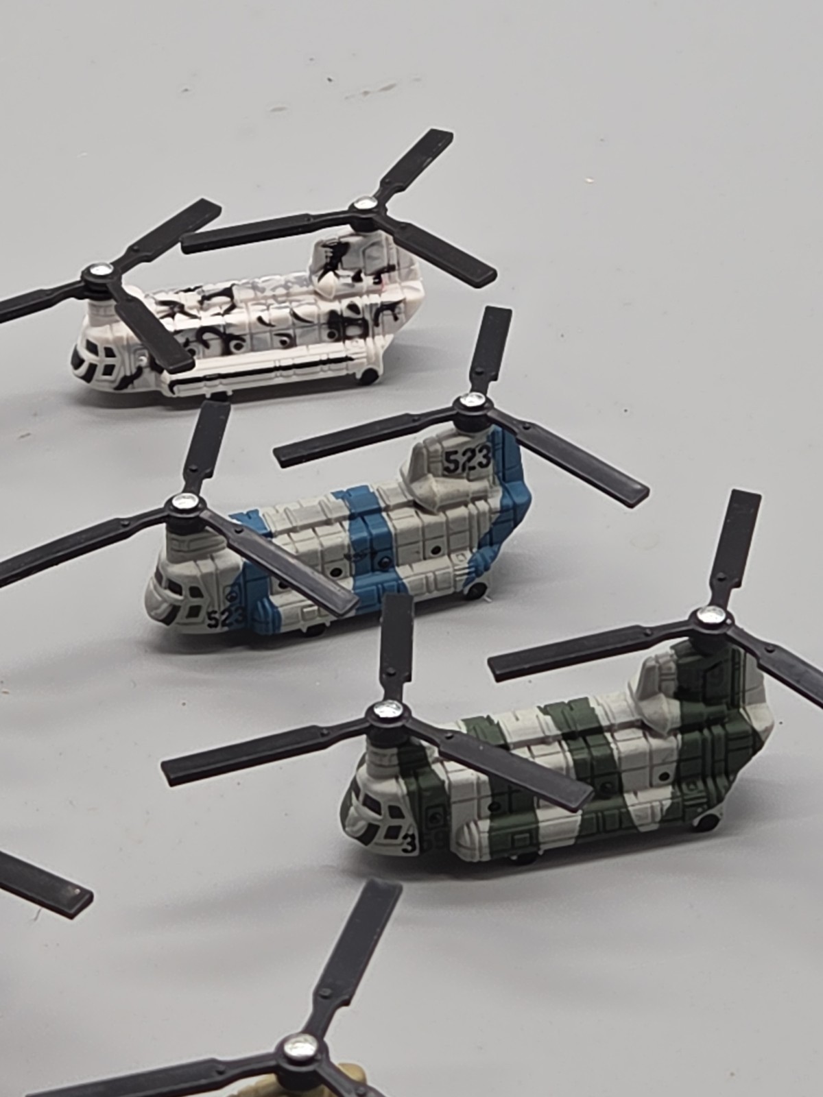 Hot Wheels Planet Micro CH-47 Chinook Transport Helicopter Military Lot Of 7