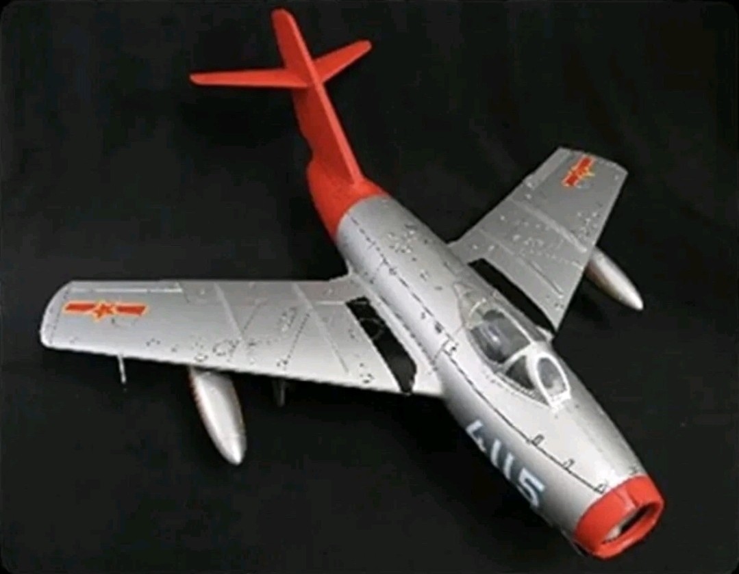 Merit International 1:18 Scale Mig-15 bis