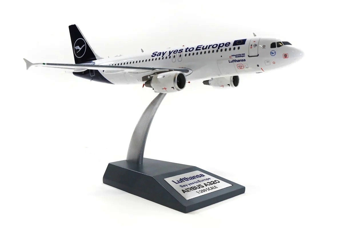 A320 LUFTHANSA REG: D-AIZQ WITH STAND – JFOX JFA320031 1/200 – SALE