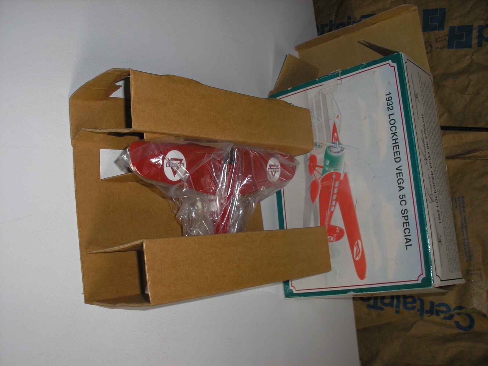 NICE Vintage 1932 Lockheed Conoco Vega 5C Special Airplane BANK Free SHIPPING