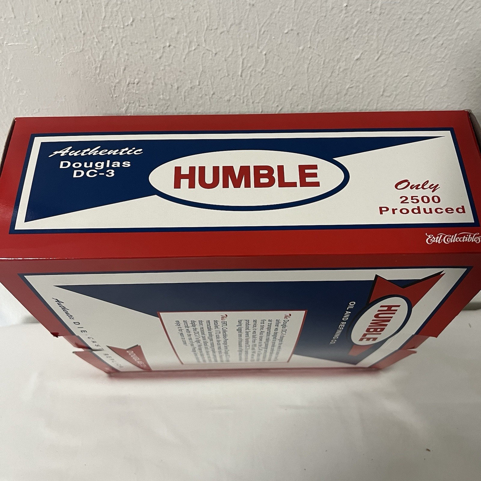 Ertl Coll. Humble Oil/Refining Co Douglas DC3 Dakota 1:72 Scale Boxed Vintage