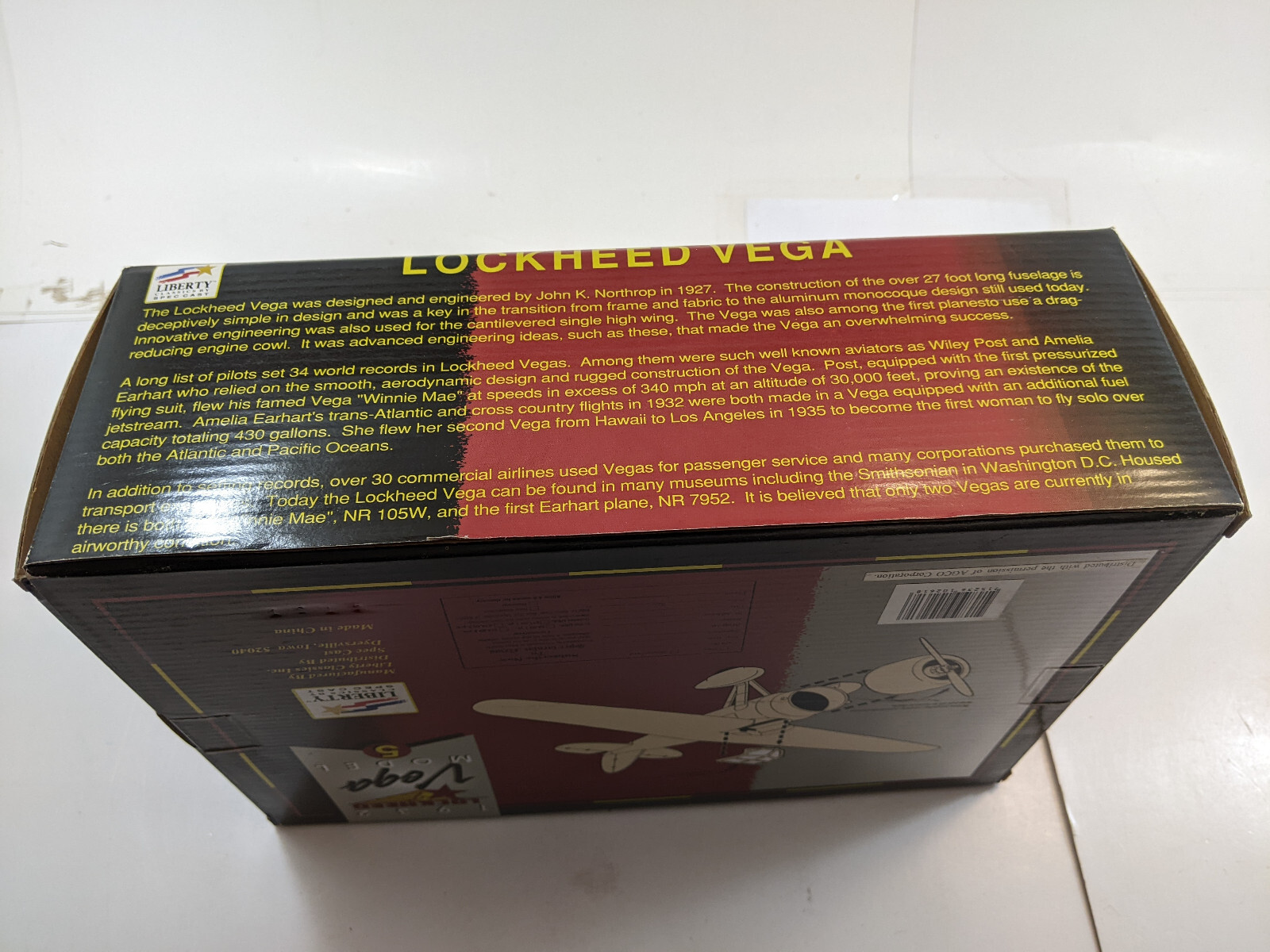 1932 Lockheed Vega Model 5 Diecast Airplane Collector Bank #35053 Massey Harris