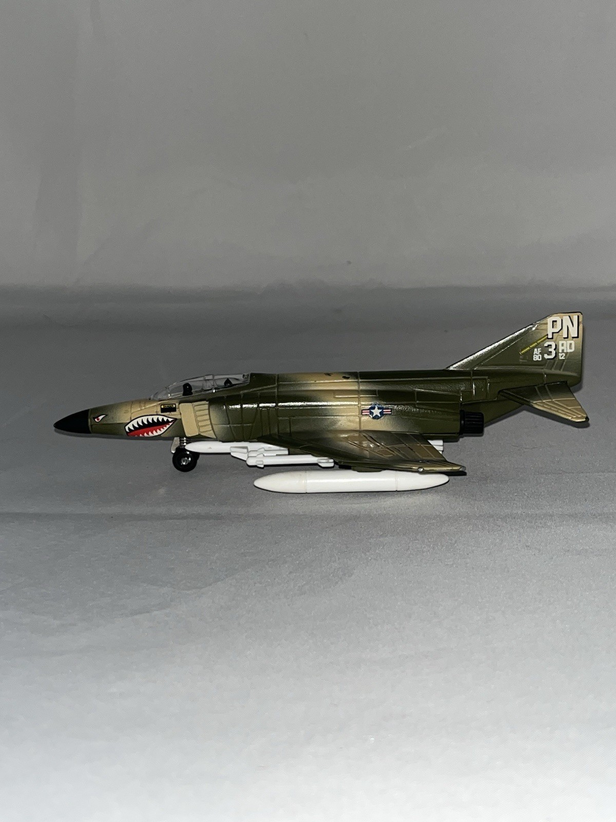ERTL Force One McDonnell Douglas F-4 Phantom II Die Cast