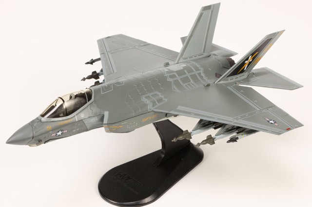HA6211 Hobby Master F-35C Lightning II 1/72 Model DW01 USMC VMFA-251